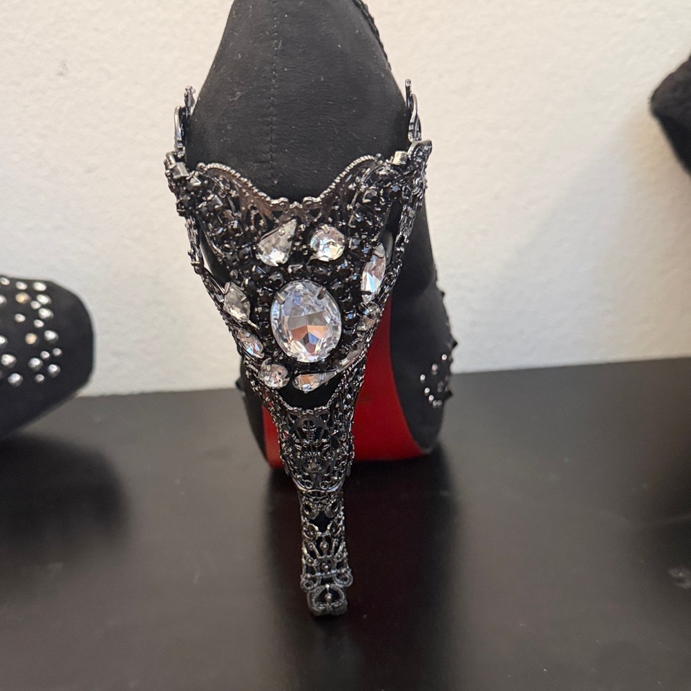 Black crystal
Studded Women's high heel Shoes - Picture 6 of 17